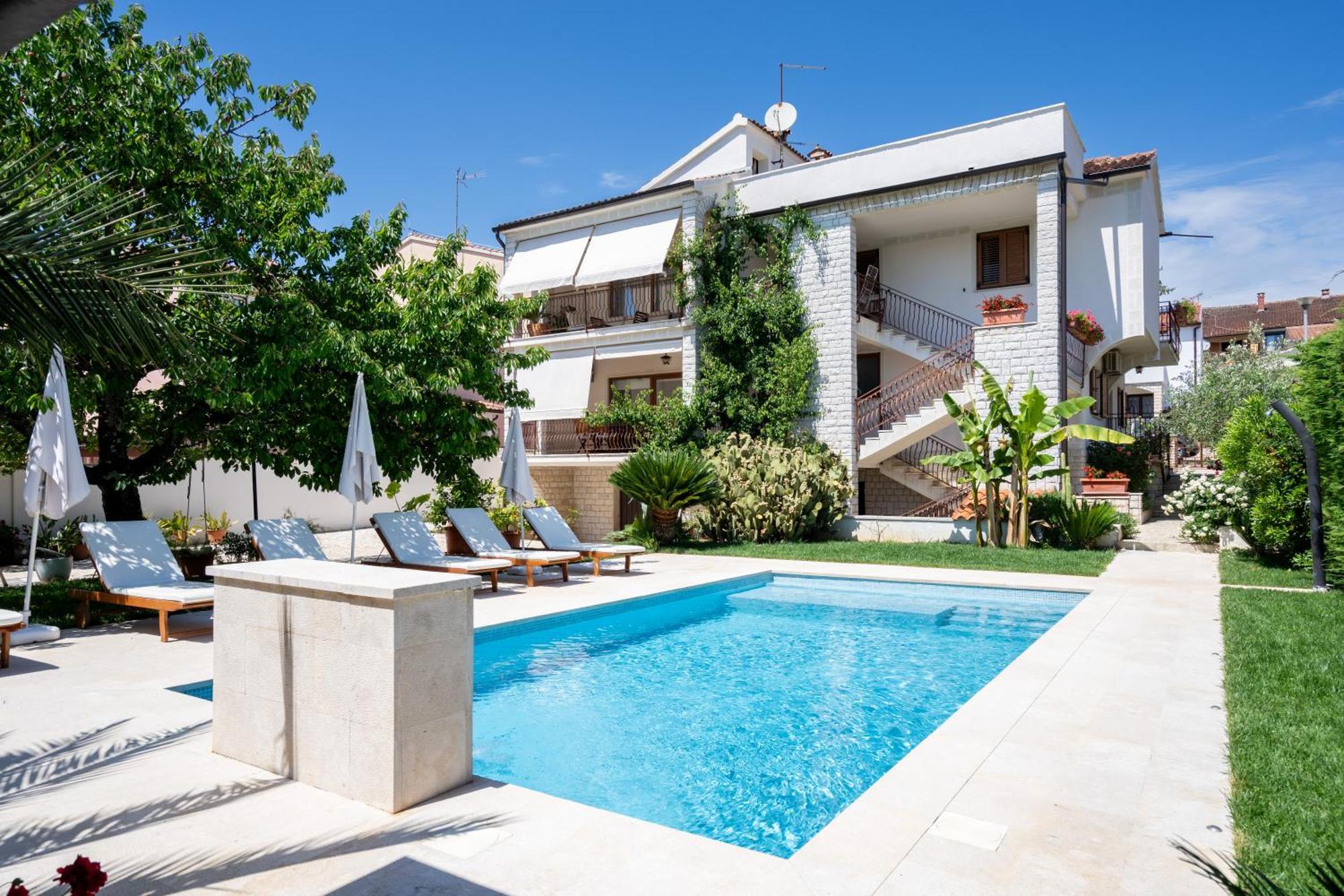Apartments Maras Poreč Eksteriør bilde
