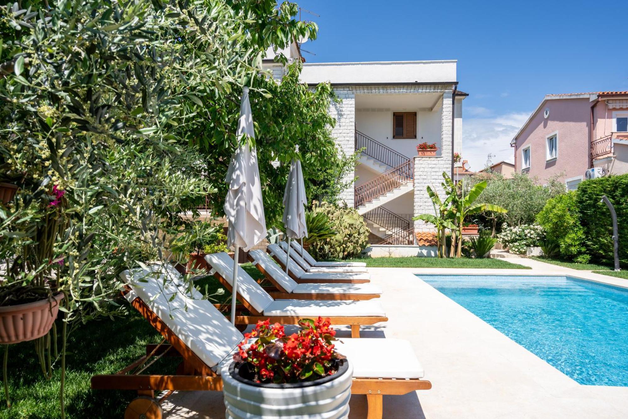 Apartments Maras Poreč Eksteriør bilde
