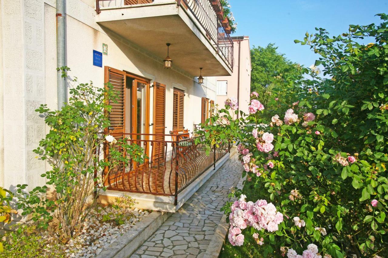 Apartments Maras Poreč Eksteriør bilde